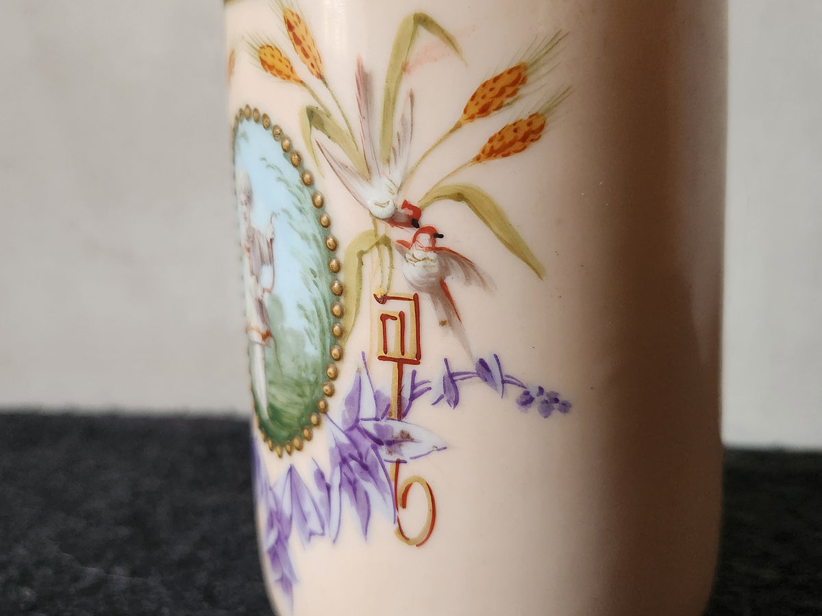 Petit vase ancien en verre, peint à la main, modèle unique français