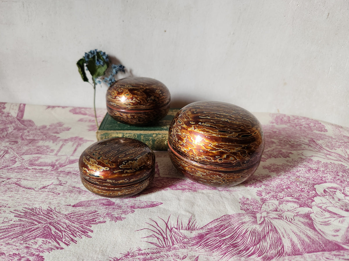 Vintage Burmese Lacquerware Nested Bowls Gold & Carmine Red, Set of 3