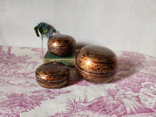 Vintage Burmese Lacquerware Nested Bowls Gold & Carmine Red, Set of 3