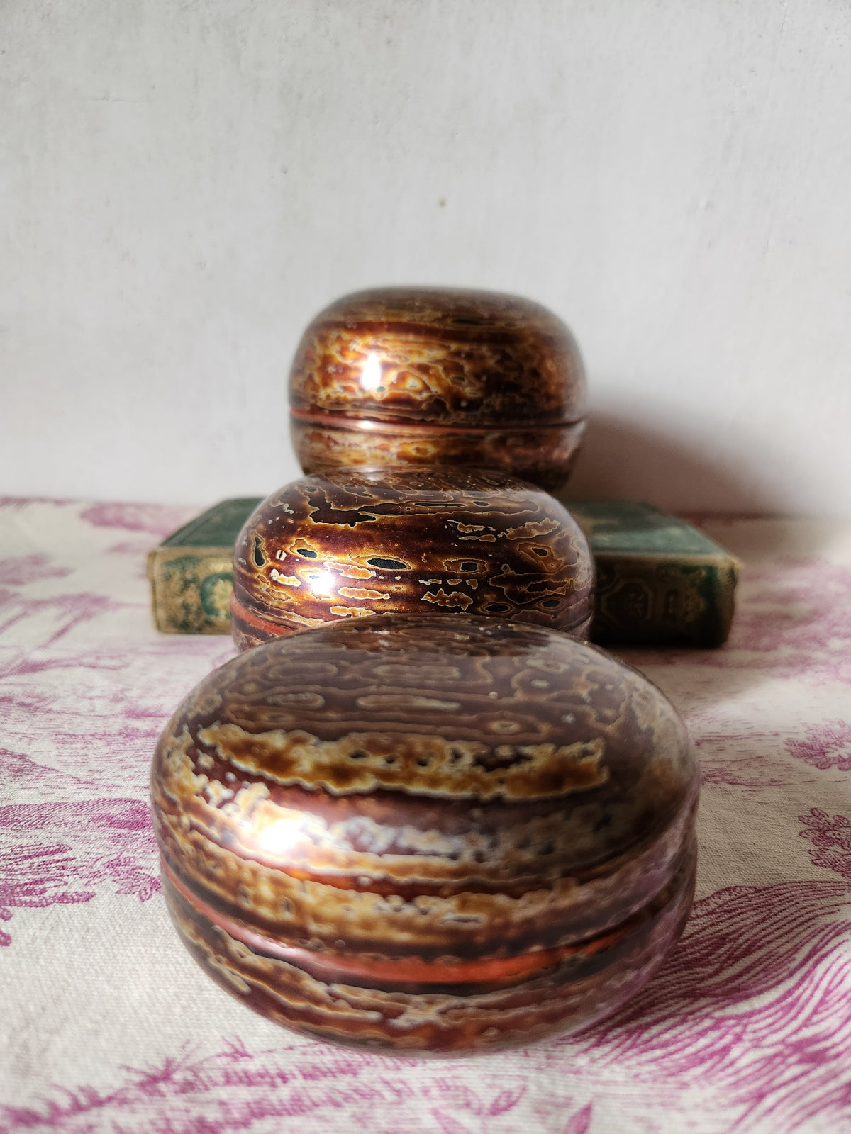 Vintage Burmese Lacquerware Nested Bowls Gold & Carmine Red, Set of 3