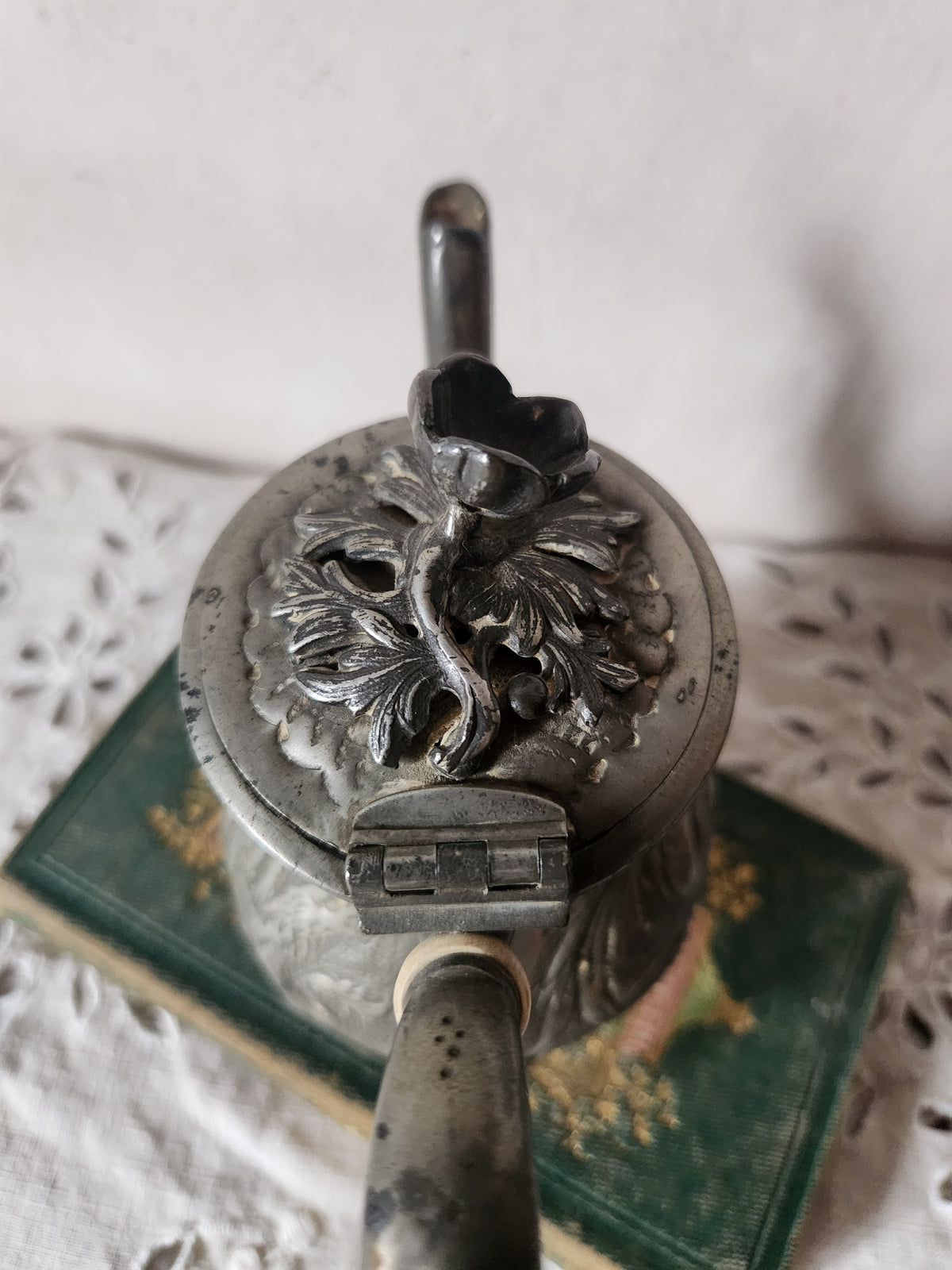Théière ancienne du XIXe siècle par George Travis Sheffield