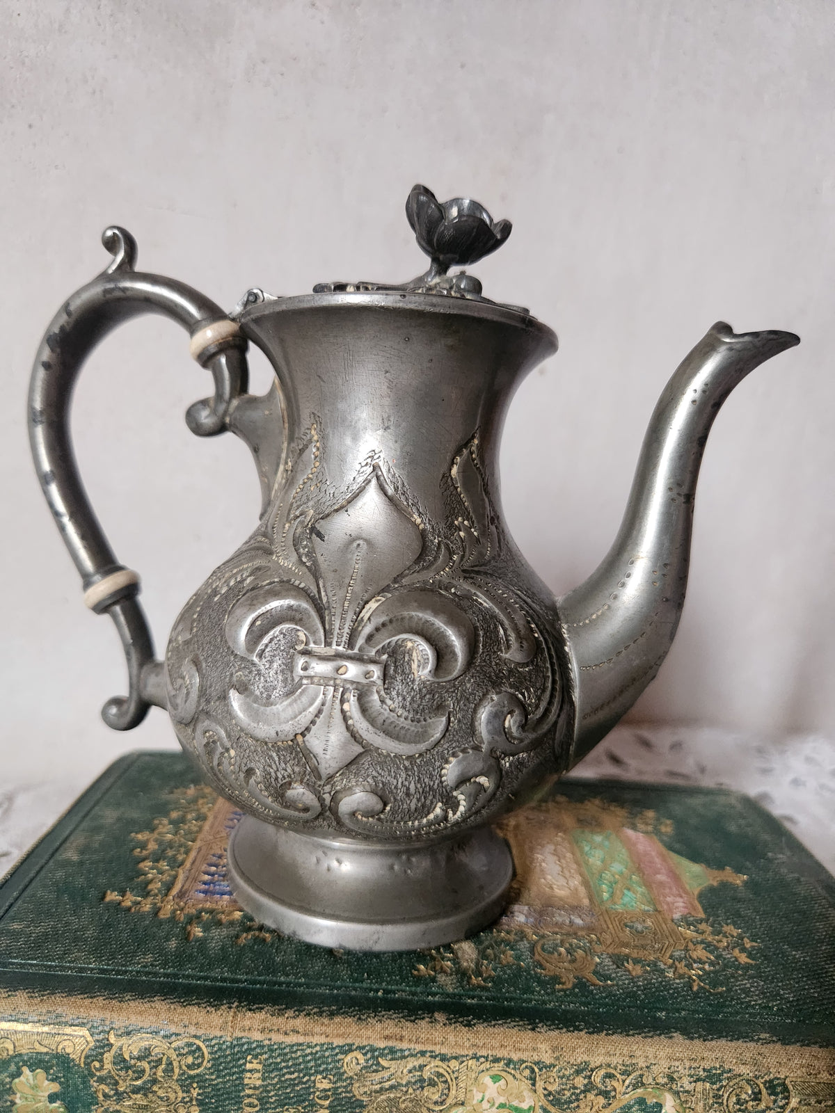 Théière ancienne du XIXe siècle par George Travis Sheffield