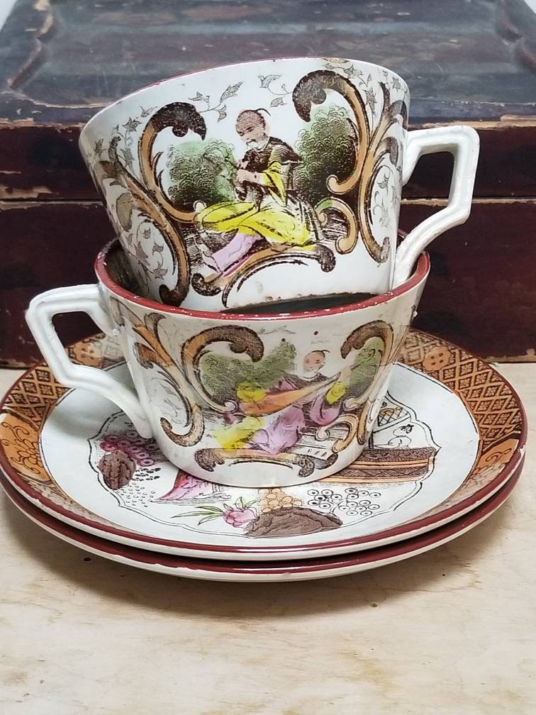 Tasses à thé et soucoupes anciennes Sarreguemines, style chinoiserie