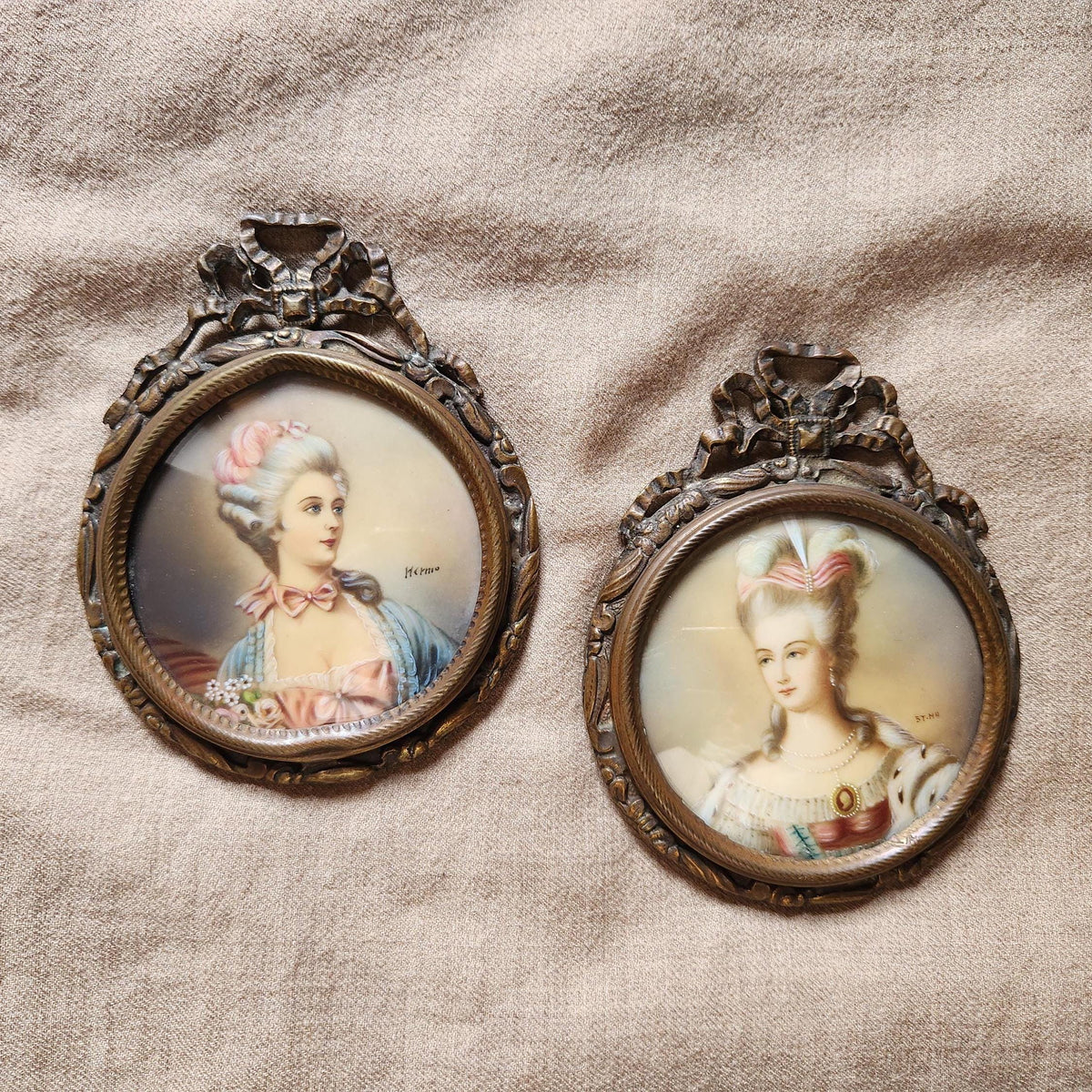 Miniatures françaises anciennes sur porcelaine, signées, XIXe siècle, style Louis XVI